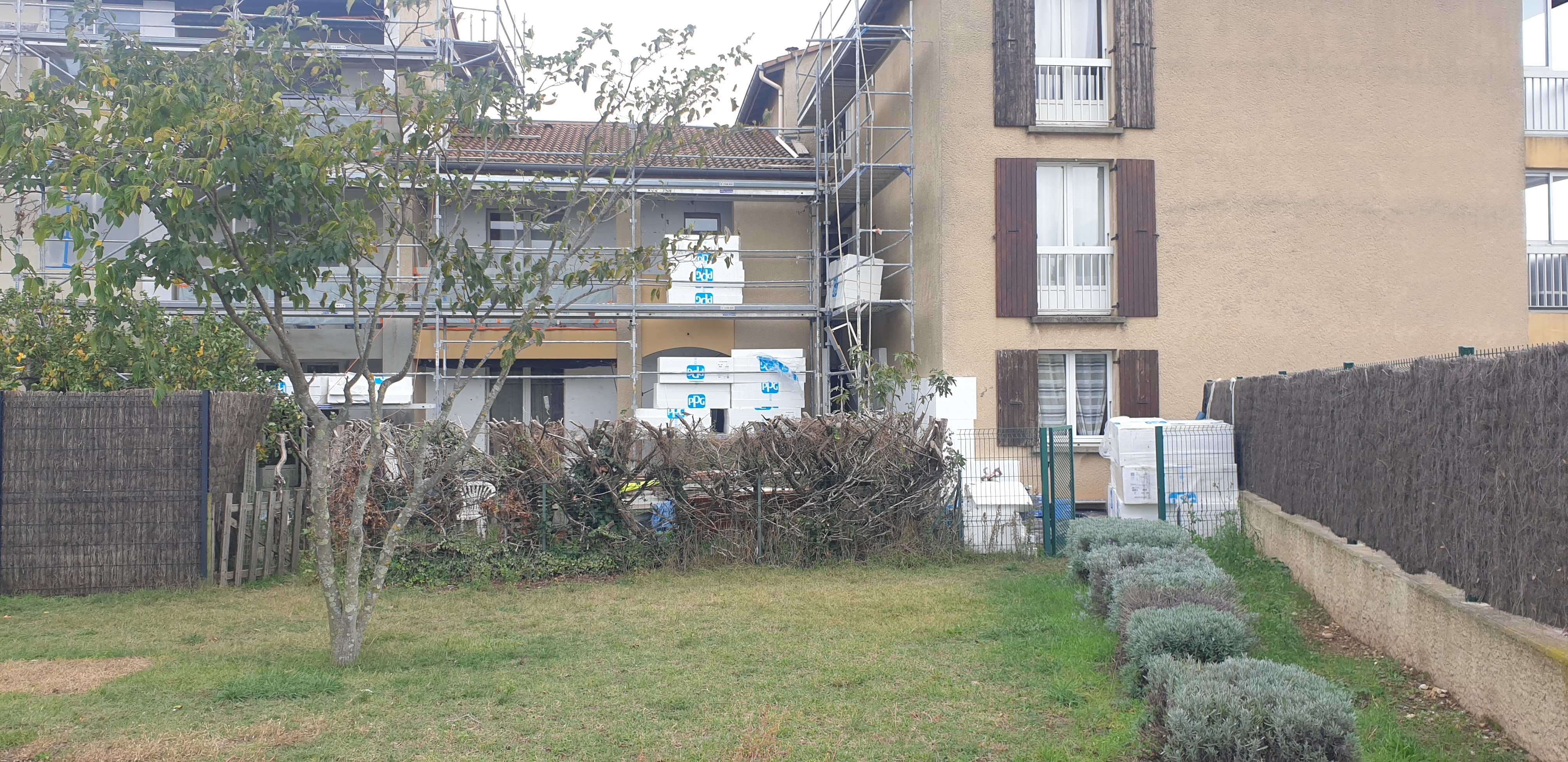 Rénovation façade avec échafaudage